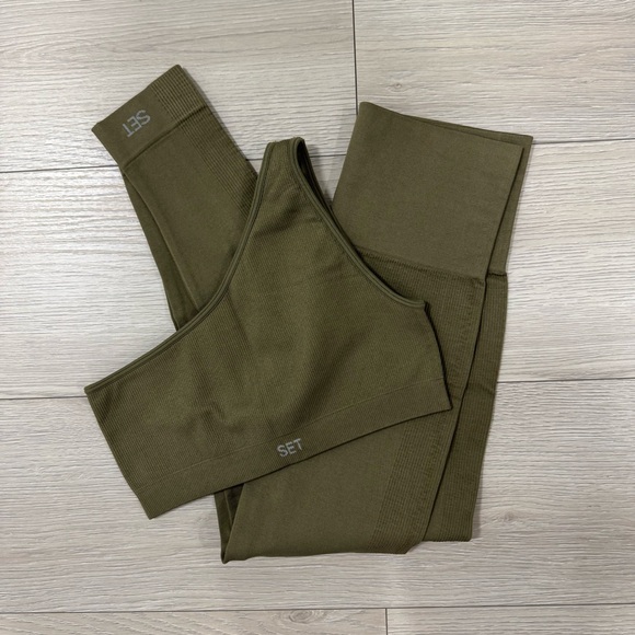 Olive Green Set Active Set Small - Picture 1 of 3